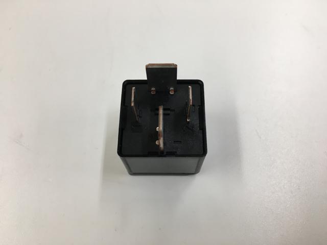 4100323C1, Navistar International, 70AMP MAXI ISOLATCHING RELAY - part number 4100323C1