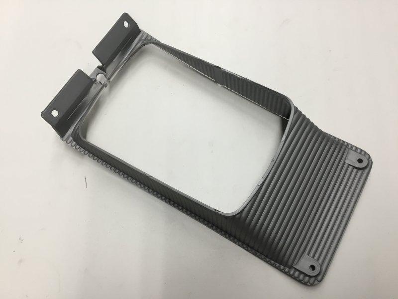 2515467C1, Navistar International, BEZEL, HEADLIGHT, FRONT TURN, LH ACRYLIC - part number 2515467C1