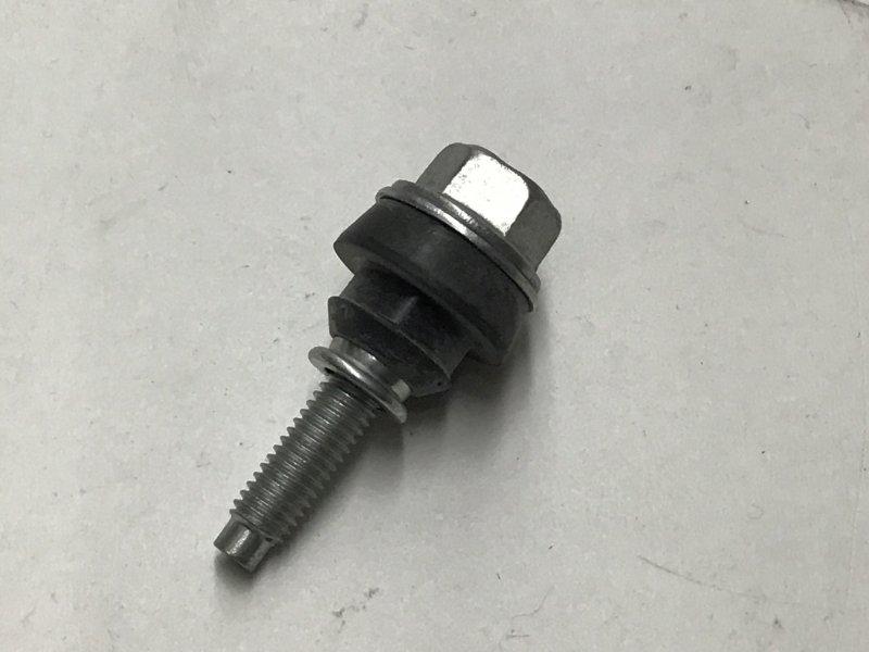 1870414C91, Navistar International, BOLT, VALVE COVER W/GROMMET - part number 1870414C91