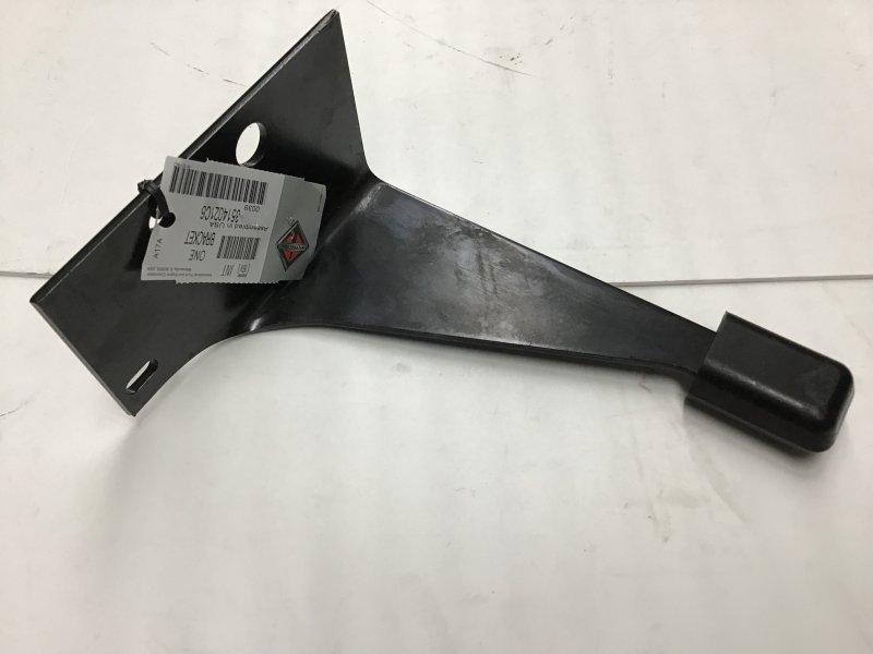 3514021C6, Navistar International, BRACKET, GUIDE SUPPORT, HOOD - part number 3514021C6