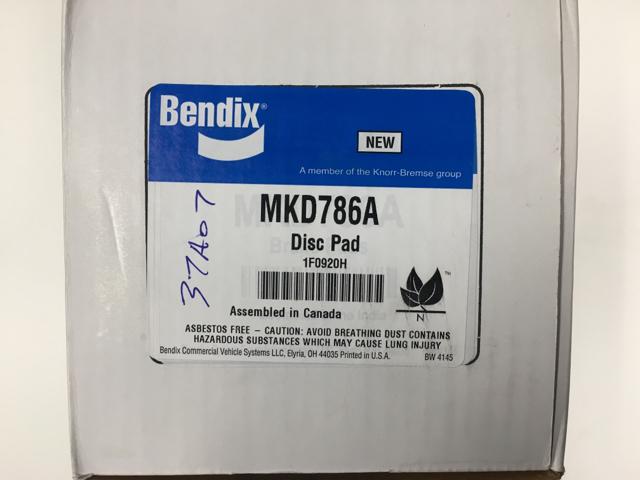 BXMKD786, Bendix, PAD, BRAKE, BLUE BOX, ABUTMENT KIT INCLUDED, HARDWARE KIT NOT REQ, CHAMFER INCLUDED, SLOT INCLUDED, TITANIUM NOT REQ, MATERIAL TYPE SEMI-METALLIC - part number BXMKD786