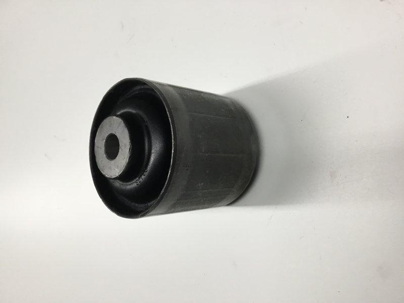 3574680C1, Navistar International, BUSHING, CLUTCH, SPG SILENT BLOC 15-17 - part number 3574680C1