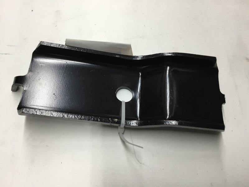 451181001, Navistar IC Bus , CLIP, TIE DOWN BODY TO CHASSIS - part number 451181001