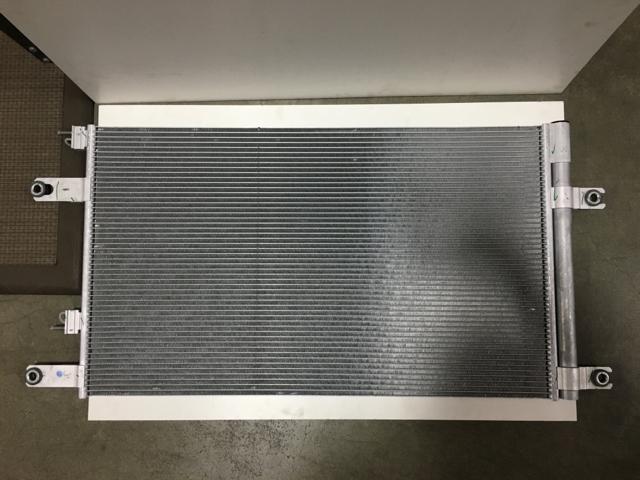 2518753C91, Navistar International, Engine Components, CONDENSER, A/C, LEFT NON-HX AND HV - part number 2518753C91