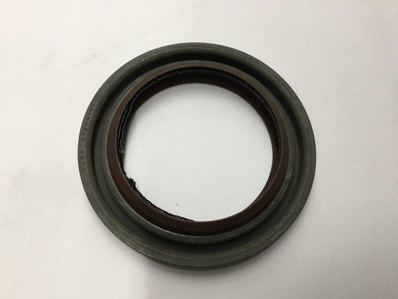 1691147C2, Navistar International, FWD-RR OUTPUT SHAFT SEAL - part number 1691147C2
