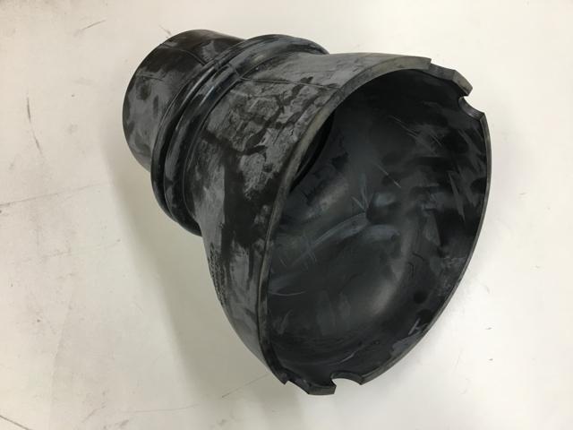 3825972C2, Navistar International, HOSE AIR CLEANER - part number 3825972C2