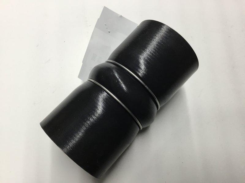 3899126C1, Navistar International, HOSE, CAC, FLEXIBLE AIR 2.75 IN. - part number 3899126C1