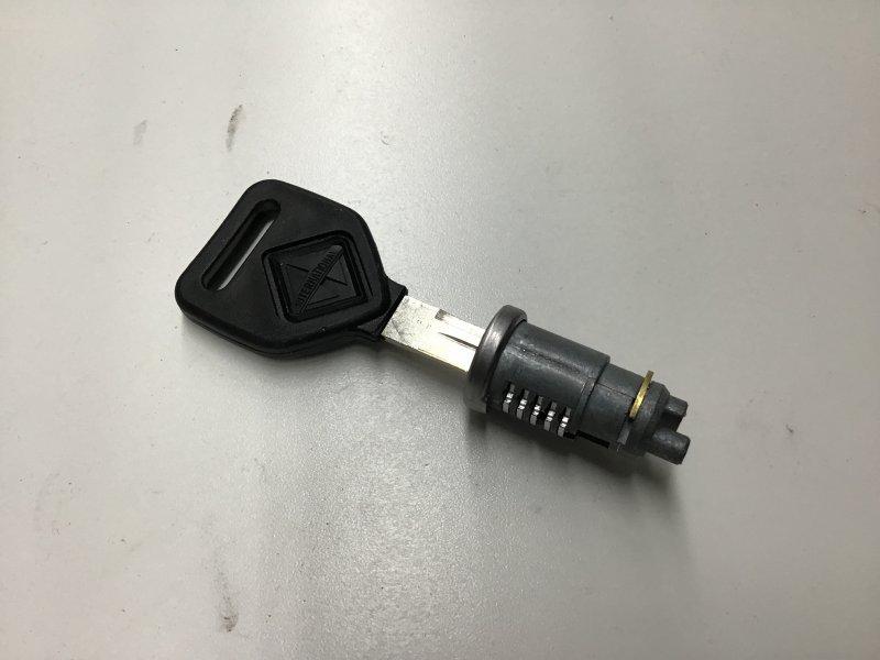 3606713C94, Navistar International, LOCK KIT, CAB DOOR - part number 3606713C94