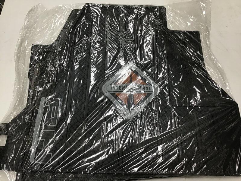 2518143C91, Navistar International, FLOOR MAT, (RH) KIT ACCES - part number 2518143C91