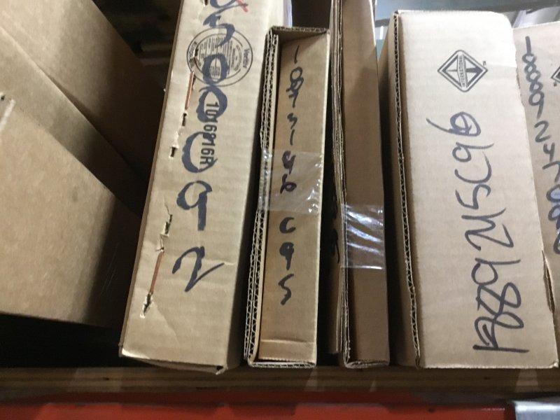 1873196C95, Navistar International, GASKET SET, CYLINDER HEAD, ENGINE, W/ BOLTS - part number 1873196C95