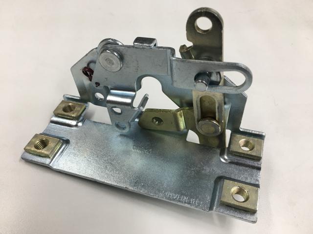 2513642C3, Navistar International, LATCH, LH ACCESS DOOR LEVER - part number 2513642C3