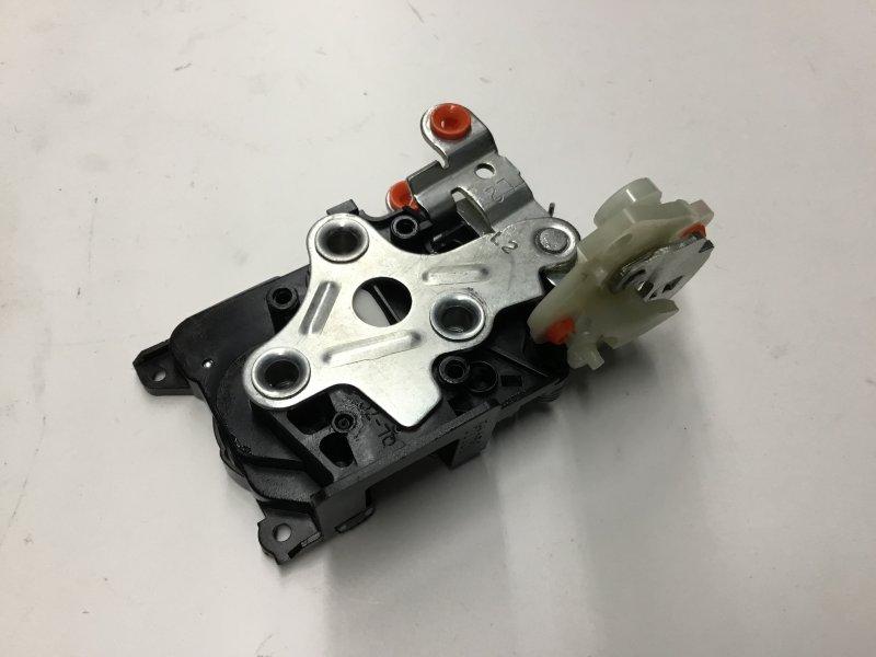 2593968C1, Navistar International, LATCH, LH DOOR MANUAL - 2593968C1