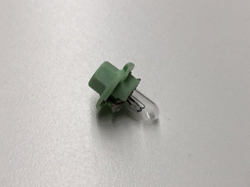 2512164C1, Navistar International, LAMP, BULB AND SOCKET - part number 2512164C1