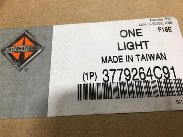 3779264C92, Navistar International, LIGHT,HEAD,HALOGEN, RH,CHRO - part number 3779264C92