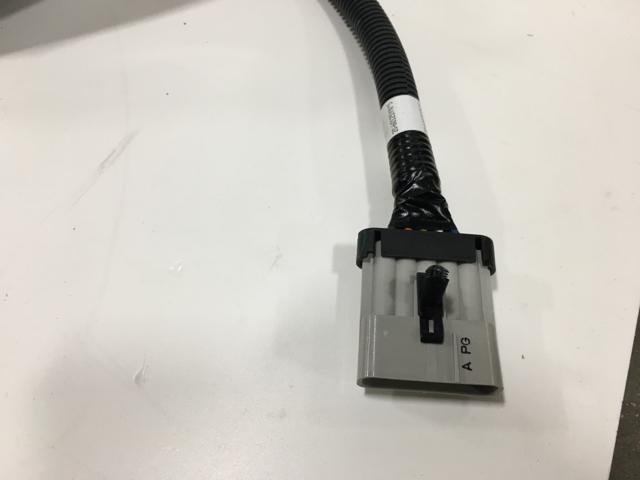 3765681C93, Navistar International, LIGHT HEAD LH AERO - part number 3765681C93