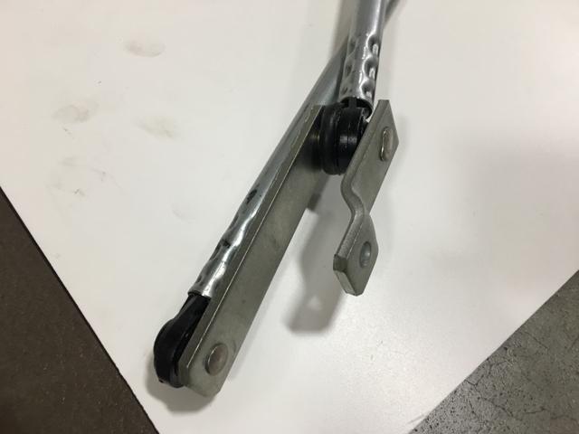 2586922C92, Navistar International, LINKAGE, WINDSHIELD WIPER, PIVOT ASSY - part number 2586922C92