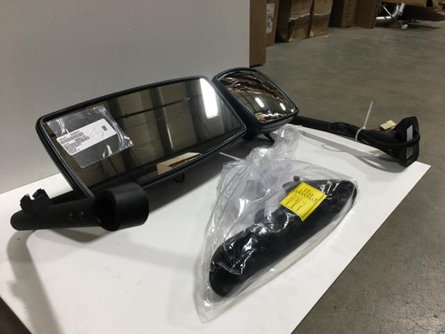 3602837C96, Navistar International, MIRROR, RH REAR VIEW STD/HTD - part number 3602837C96