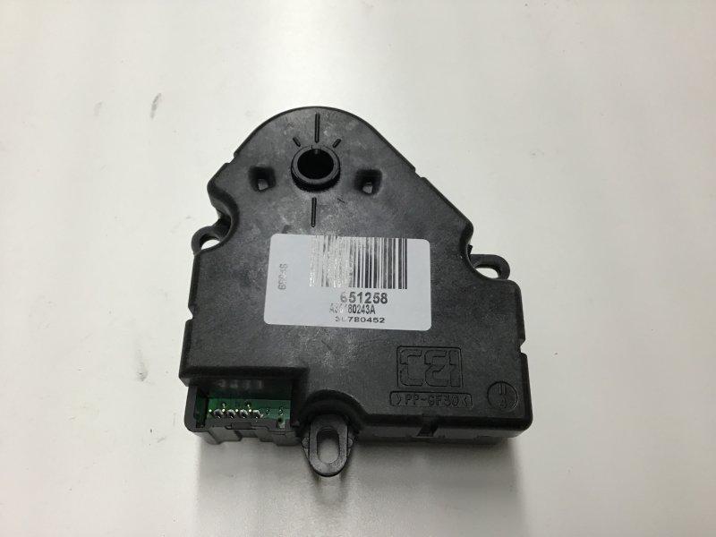 3685800C1, Navistar International, ACTUATOR, BLEND DOOR, BUNK - part number 3685800C1