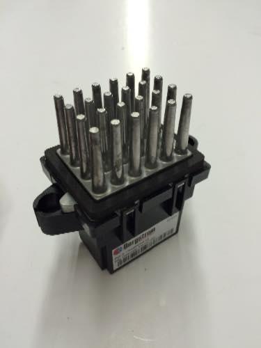 6118795C2, Navistar International, RESISTOR, BLOWER MOTOR, HVAC - part number 6118795C2