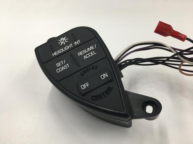 5013012R91, Navistar International, RENEWED STEERING WHEEL SWITCH - part number 5013012R91