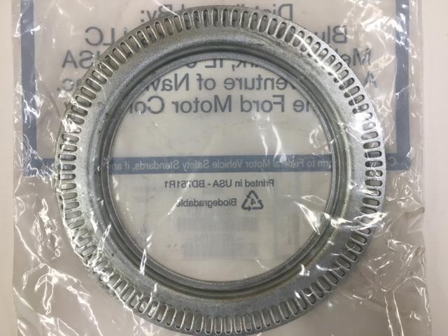 3552411C1, Navistar International, RING - part number 3552411C1