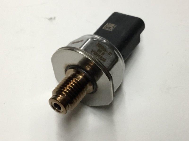 2517635C91, Navistar International, SENSOR, FUEL RAIL, PRESSURE - part number 2517635C91