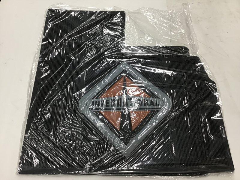 2504882C2, Navistar International, SET FLOOR MAT ALL 9000 SERIE - part number 2504882C2