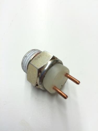 1646970C1, Navistar International, SWITCH, BACKUP LIGHT 3/4" - part number 1646970C1