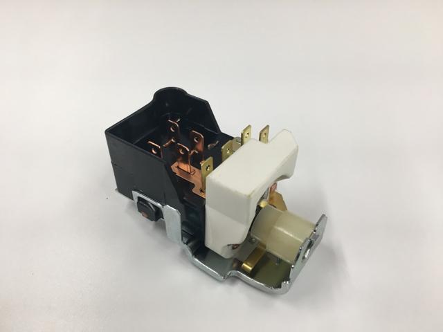 2520851C1, Navistar International, SWITCH, HEADLIGHT W/O KNOB/BEZEL - part number 2520851C1