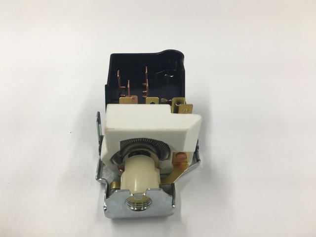 2520851C1, Navistar International, SWITCH, HEADLIGHT W/O KNOB/BEZEL - part number 2520851C1