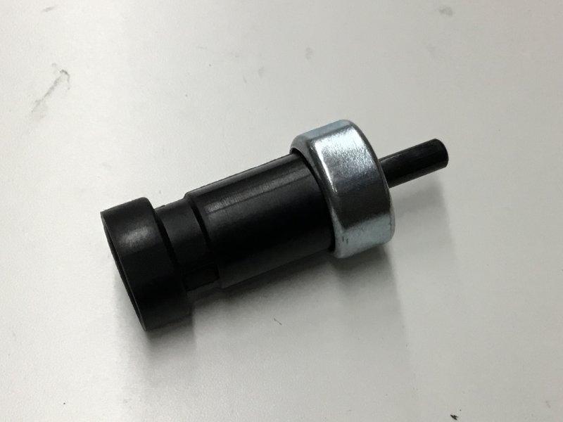 3680961C1, Navistar International, SWITCH, PRESSURE, FAN DRIVE, COOLING SYSTEM - part number 3680961C1