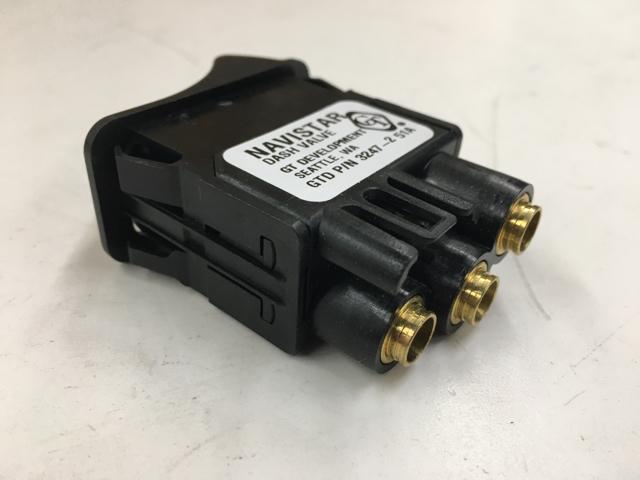 3530928C91, Navistar International, SWITCH, R/R DIFF LOCK INDICATOR - part number 3530928C91