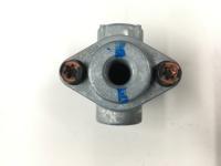 BX278598N, Bendix, VALVE, DOUBLE CHECK, BRAKE, 3/8 THREAD, 3/8 THREAD, 3/8 THREAD, 1/4 THREAD - BX278598N