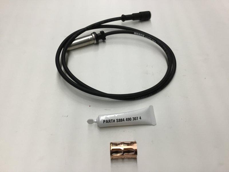 3873727C2, Navistar International, TRANSMITTER, SPEED SENSOR, ABS - part number 3873727C2