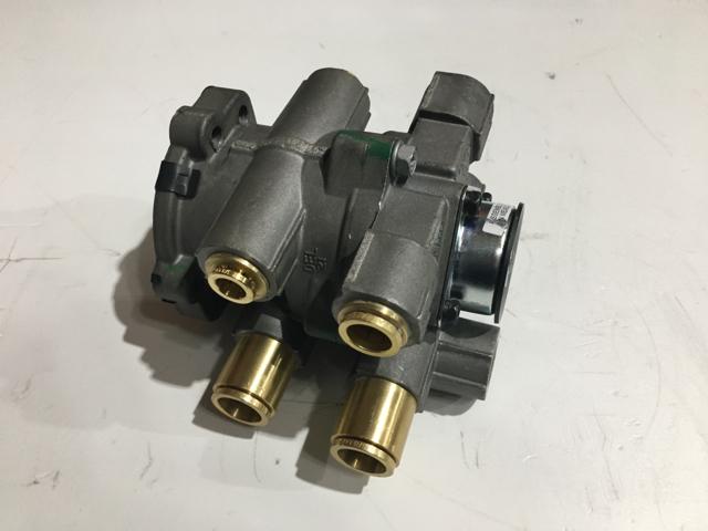6712572C91, Navistar International, VALVE, BRAKE CONTROL (E-8P DUAL) - part number 6712572C91