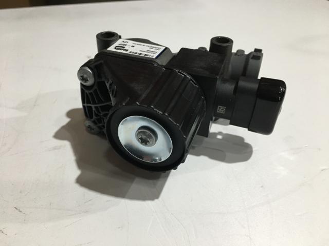 2515454C91, Navistar International, VALVE, MODULATOR AIR M40HF - part number 2515454C91