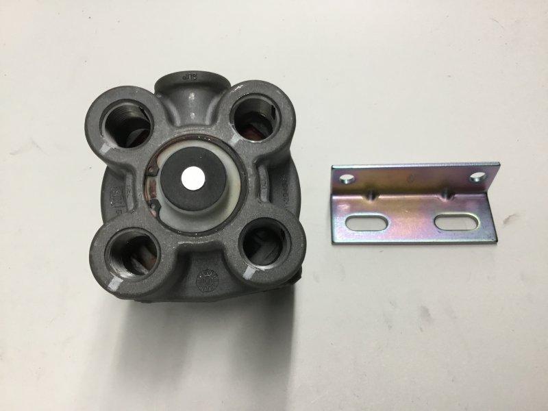 BX800479, Bendix, VALVE, RELAY, BRAKE, R-12DC, W/ BIASED DOUBLE CHECK, 4 PSI, 4 VERTICAL DELIVERY PORTS, 1/2 - part number BX800479