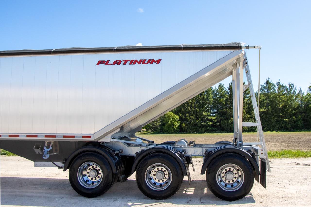 2027 Platinum Tridem Two Hopper