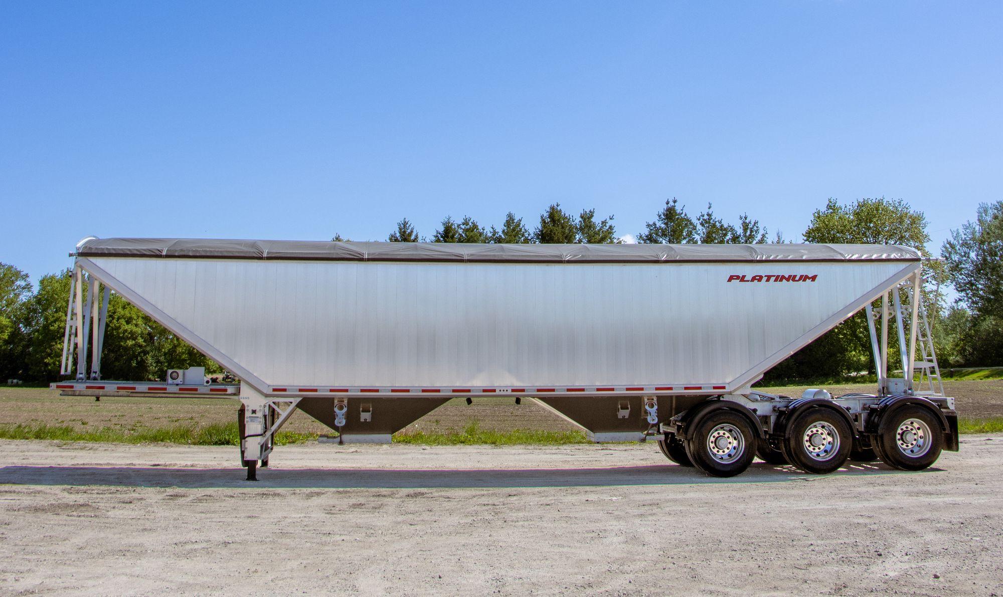 2027 Platinum Tridem Two Hopper
