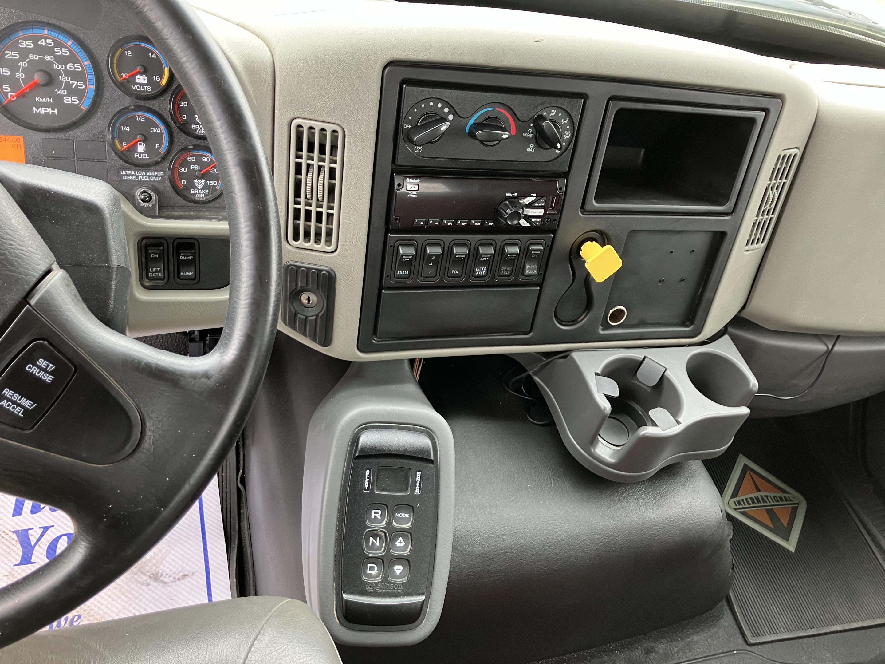 2017 International 7600 6x4