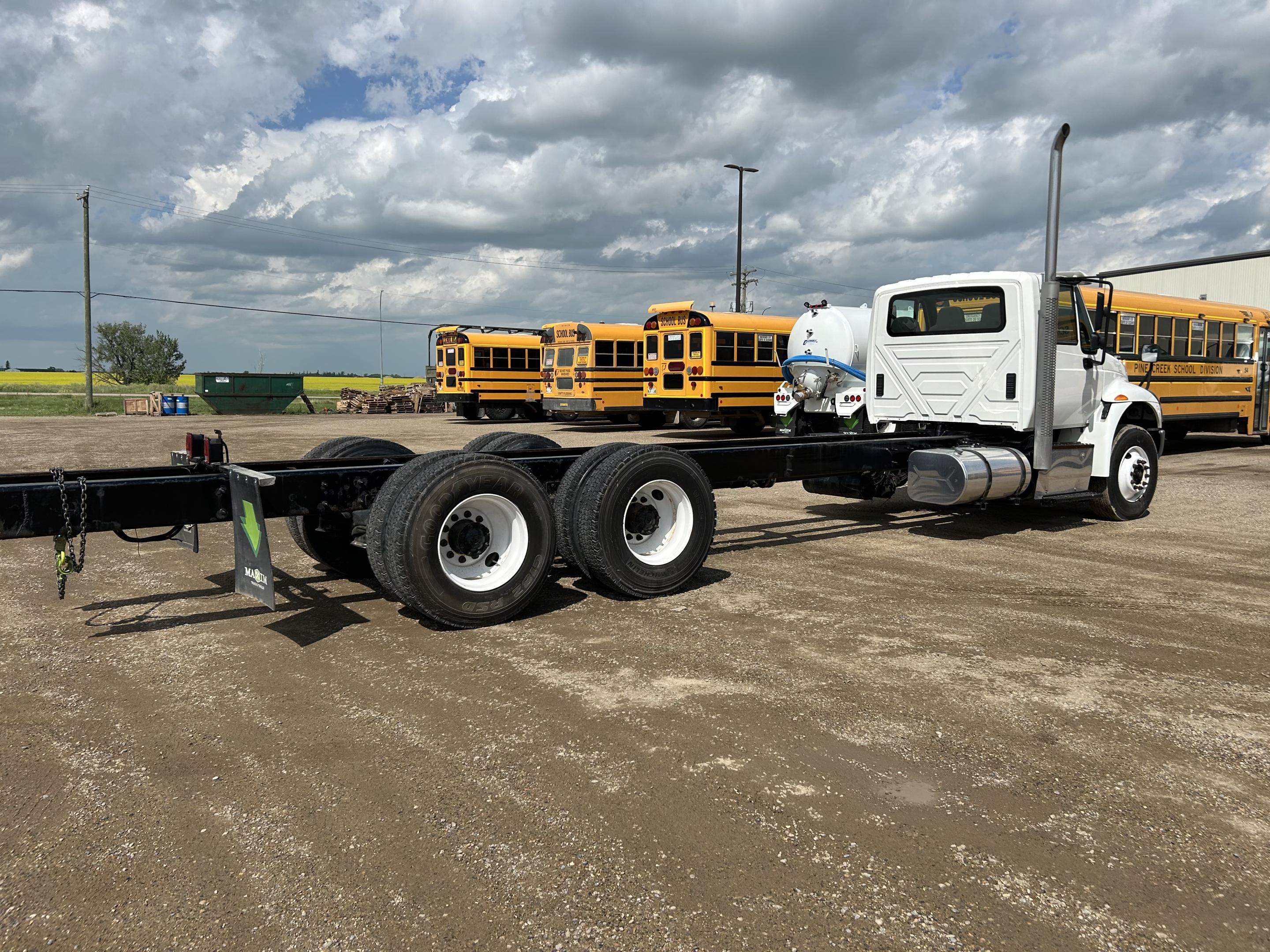 2017 International 8600 6x4