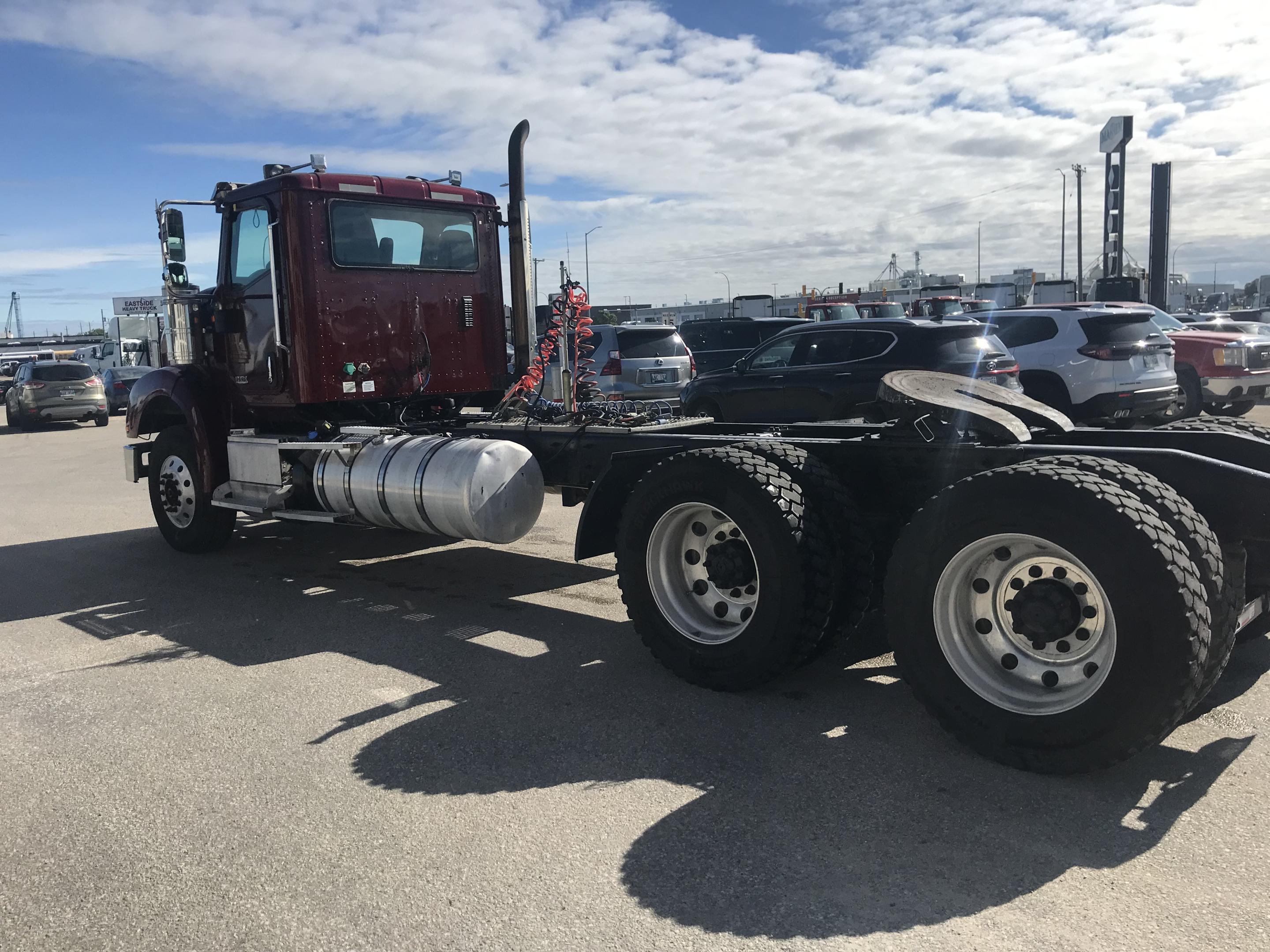 2017 International HX620 6x4
