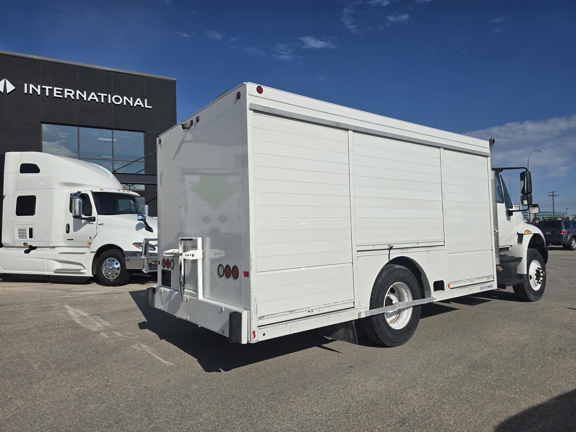 2018 International 4300 4x2