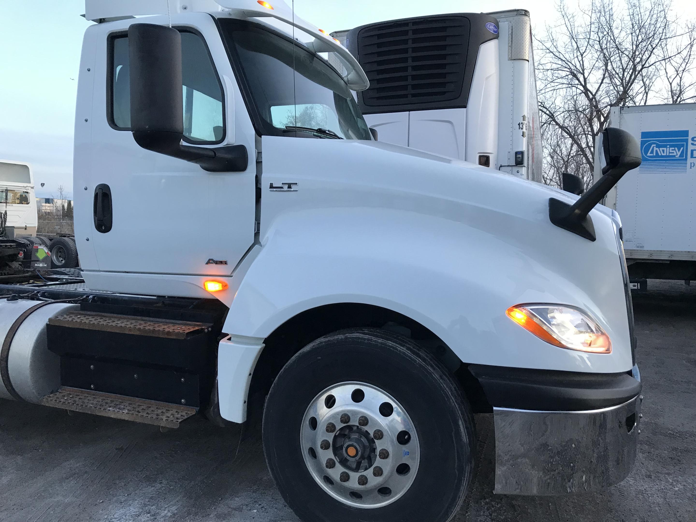 2019 International LT625 Daycab