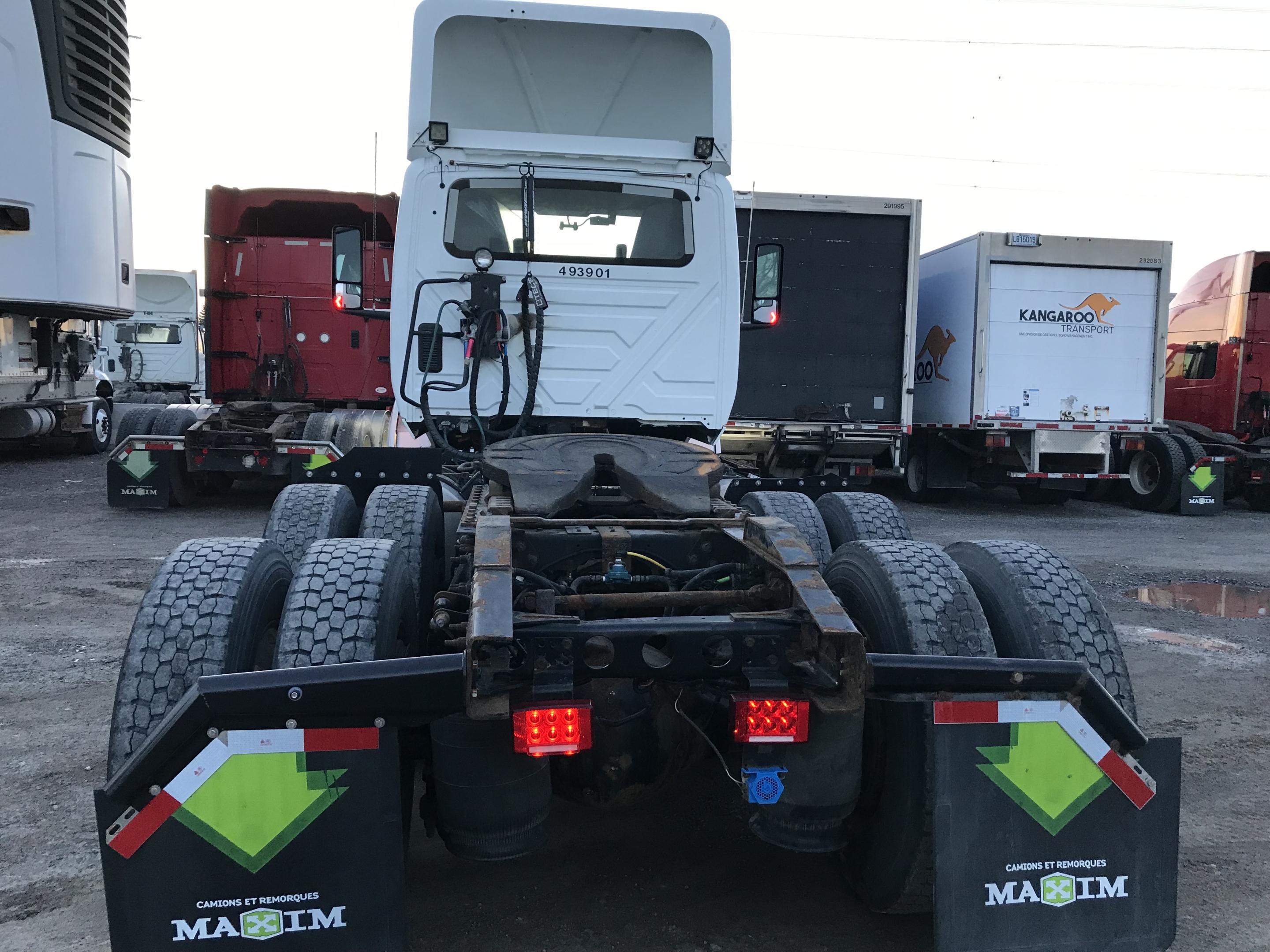 2019 International LT625 Daycab