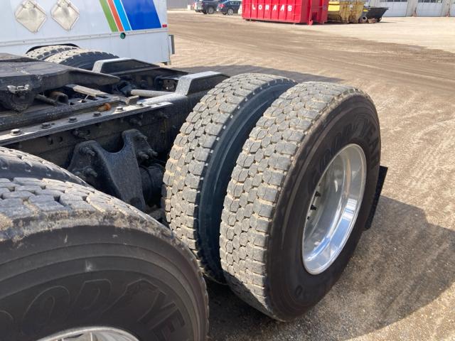 2019 International LT625 Daycab