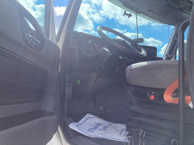 2019 International LT625 Daycab