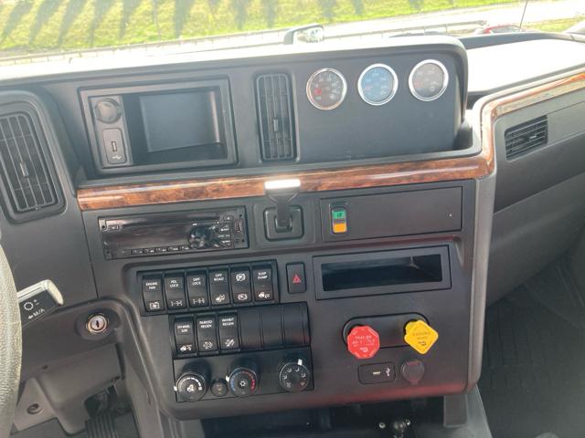 2019 International LT625 Daycab