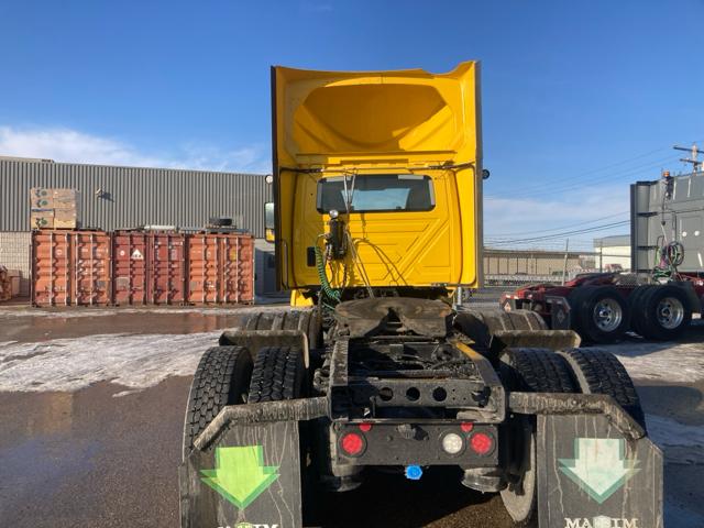 2019 International LT625 Daycab