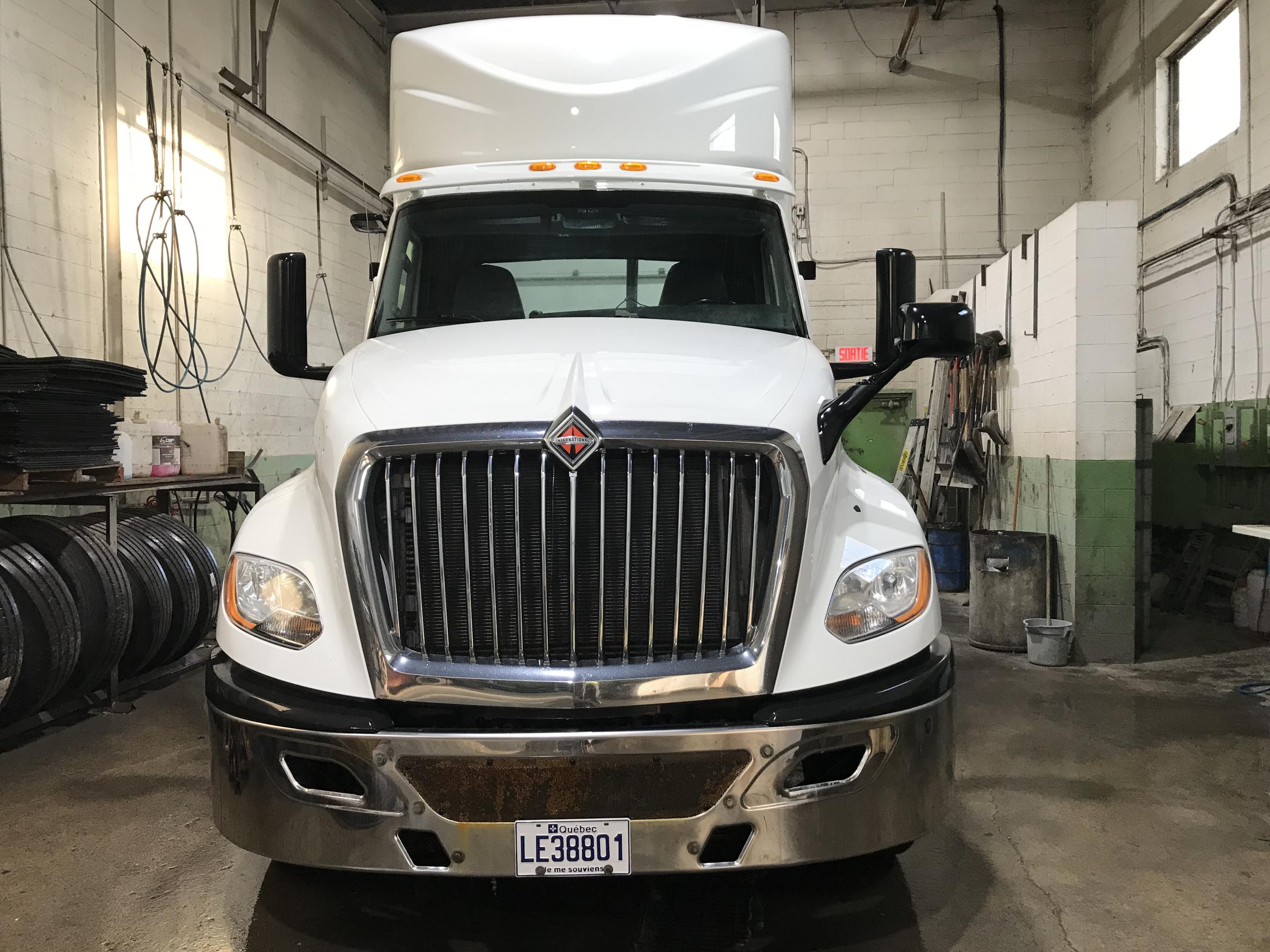 2019 International LT625 Daycab